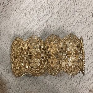 Really pretty Gold bracelet
